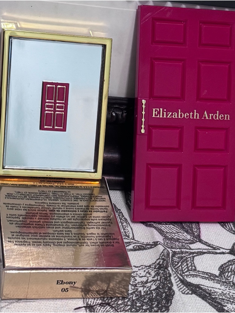 4) Elizabeth Arden Bundle - Picture 3 of 8